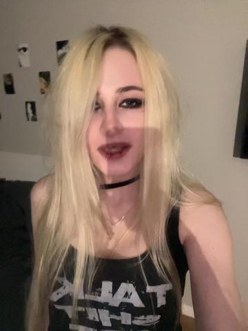 @kisswnnyc