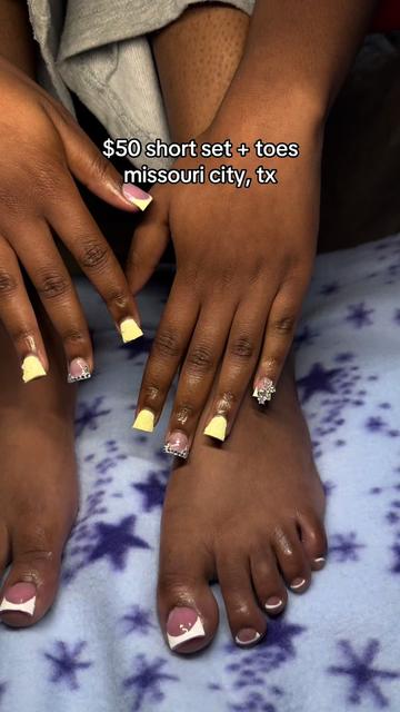 @MO CITY NAIL TECH 🎀