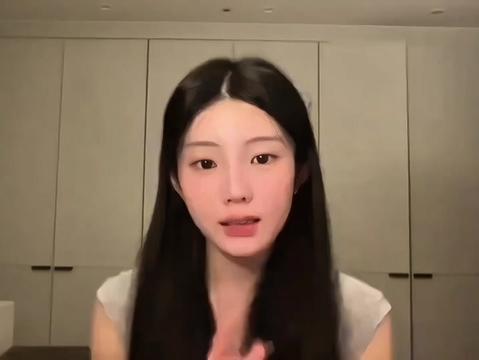 @Evelyn.