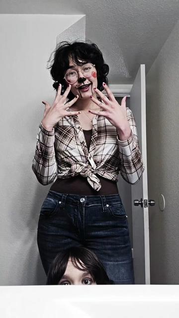 @Weird_Banana_Sinner
