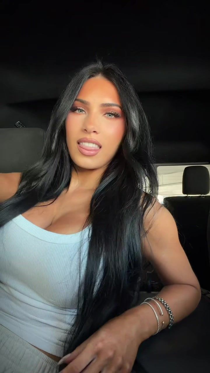@Elle B
