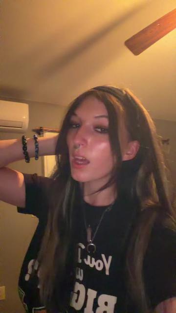 @Maddieoroll