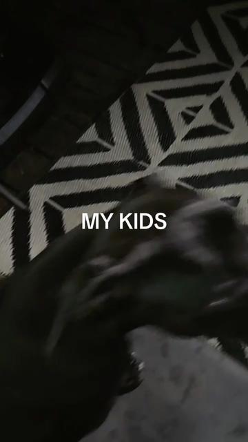 @LOUIEVSXXII