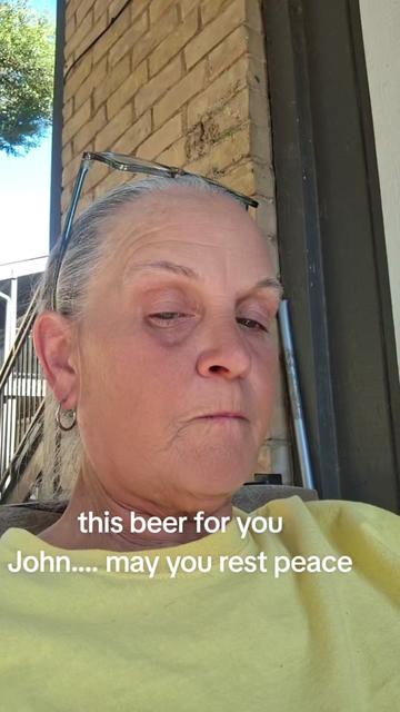 @granny at kitchen table 🎼🎵❌️