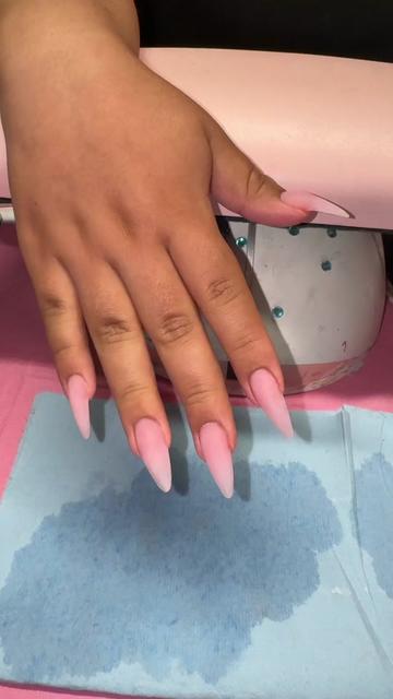 @831 NAIL TECH 🍒