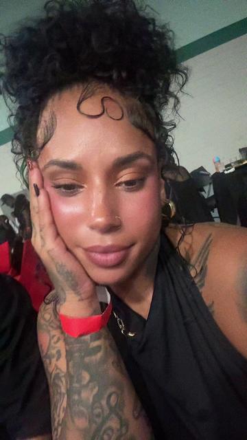 @ShhmoneyCurl
