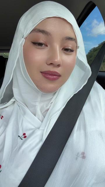 @aknur