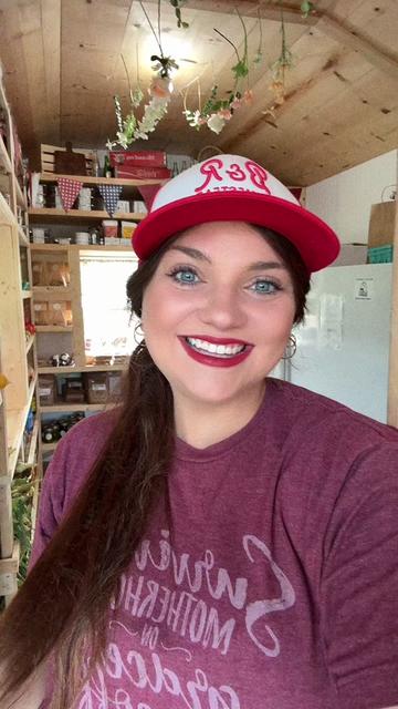 @Deanna 🧺👩🏻🌾 •Farmstander•