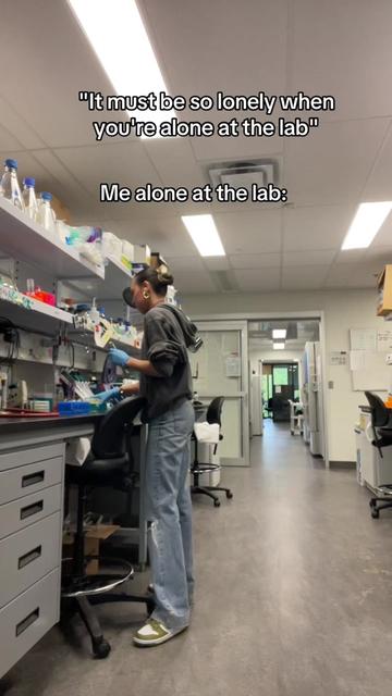 @cluelesslabgirlies