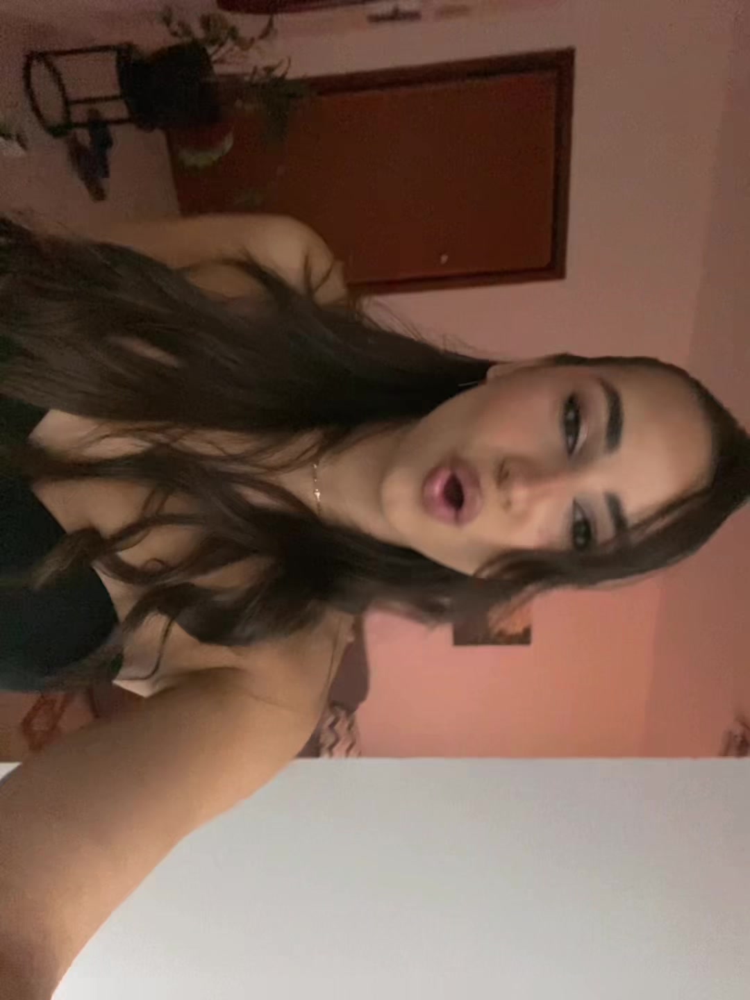 @𝑽𝒂𝒏𝒆𝒔𝒔𝒂🇦🇱