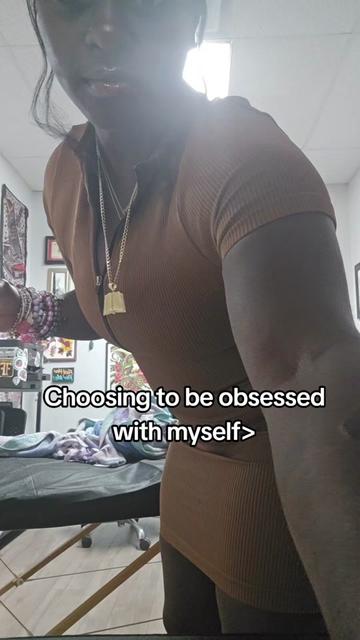 @Melaninbaddieinscrubs