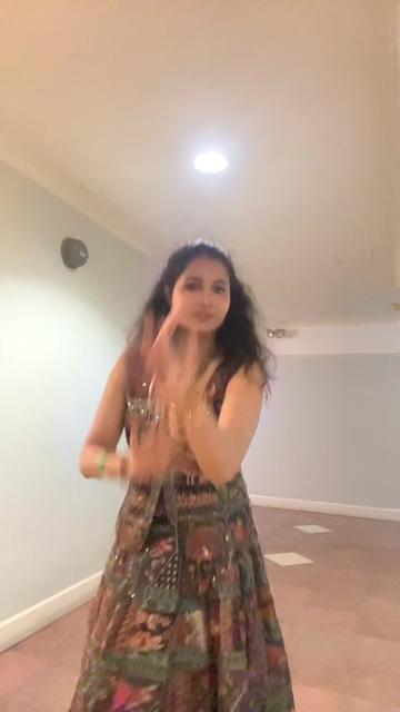 @(nidhzazz) Dr. Nidhi Joshi
