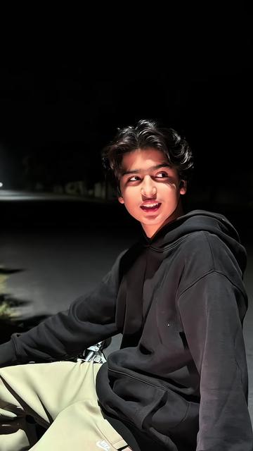 @𝙈𝙖𝙣𝙞🦇