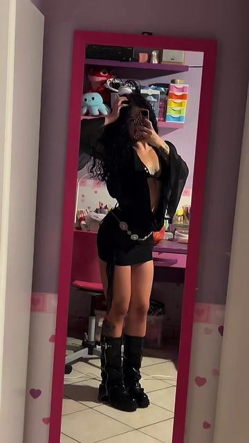 @Venus02_