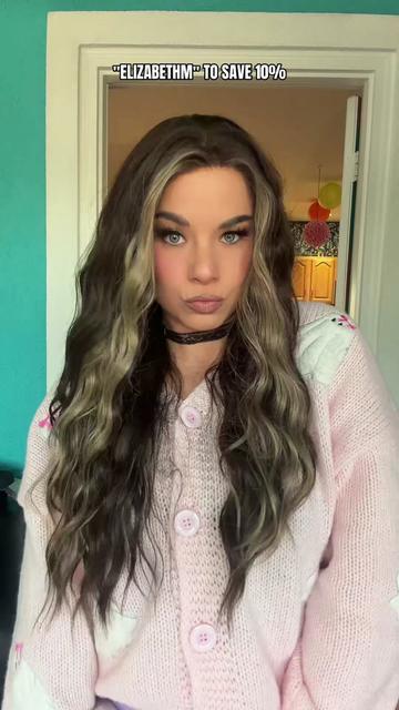 @Elizabeth Wears Wigs 🏳️🌈
