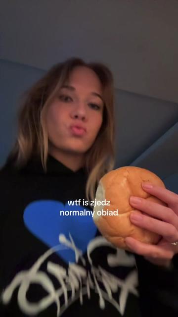 @em⋆˙⟡