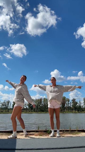@Ma&iuml;ka & Jasmine
