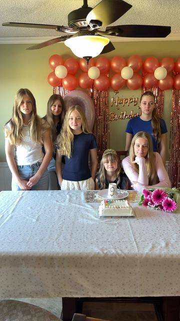 @Seis Hermanas