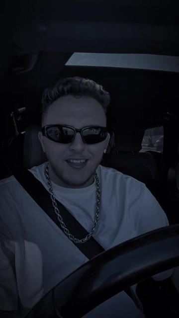 @L A Z A R O