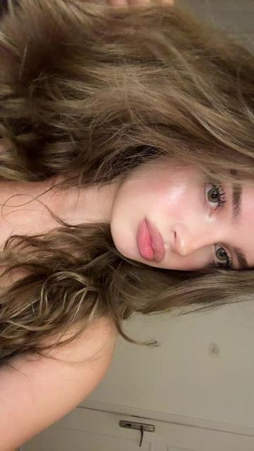 @Elaa