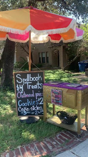 @Spell_BookTreats