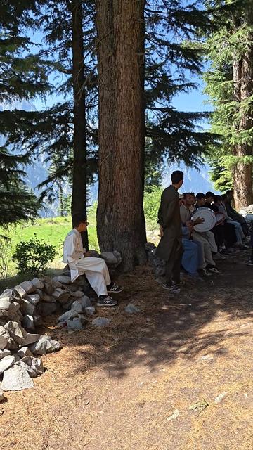 @Bazme_Chitral