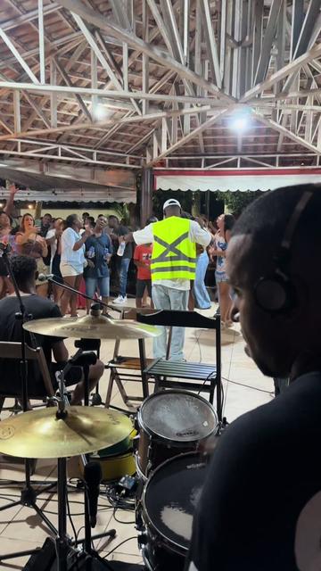 @Cantor do Siga e Pare
