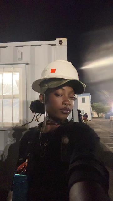 @La'Nae Bae
