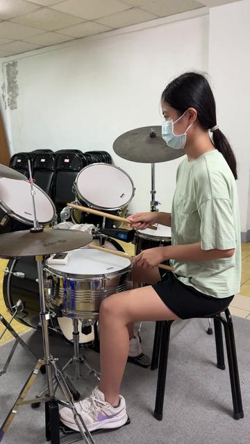 @yN