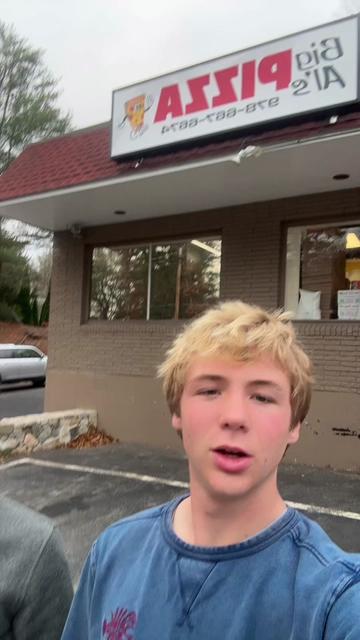 @Massfoodreviews
