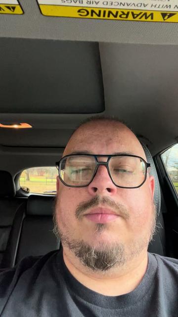 @Loucasagee13