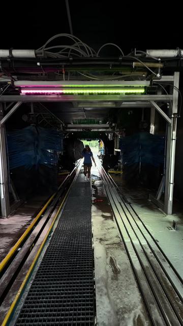 @hugos.express.carwash