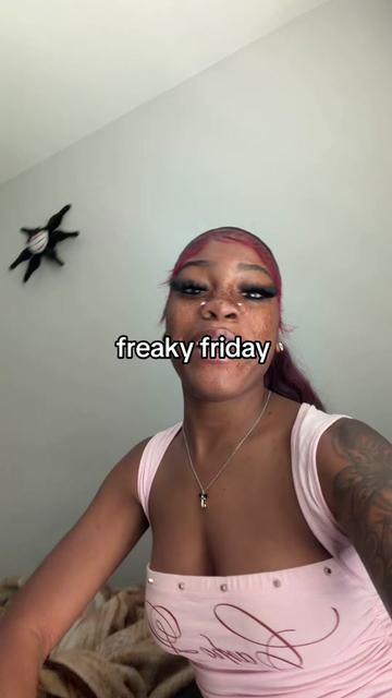 @👩🏾❤️💋👩🏽