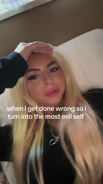@Valianna Rose