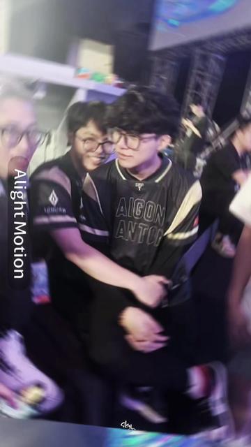 @𝘚𝘬𝘺 khong biet edit🐧