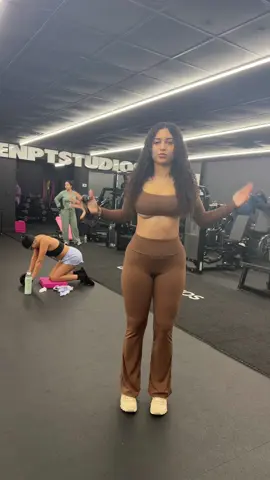 @jadelidamelio
