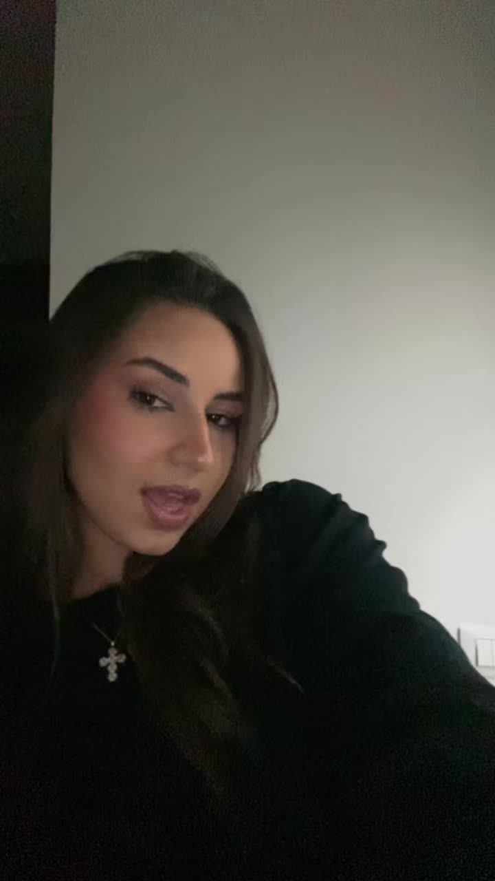 @𝑽𝒂𝒏𝒆𝒔𝒔𝒂🇦🇱