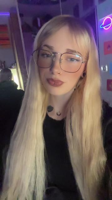 @🧿𝒩ℯℴ𝓃𝑔𝒾𝓇𝓁🧿