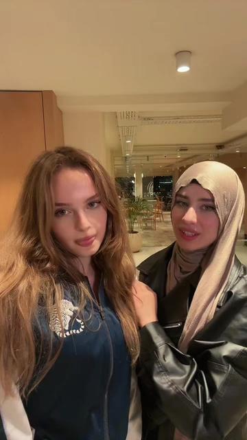 @Elaa