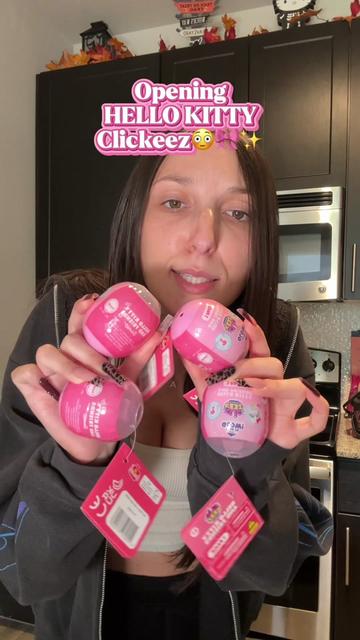 @ItsAlexisSimone