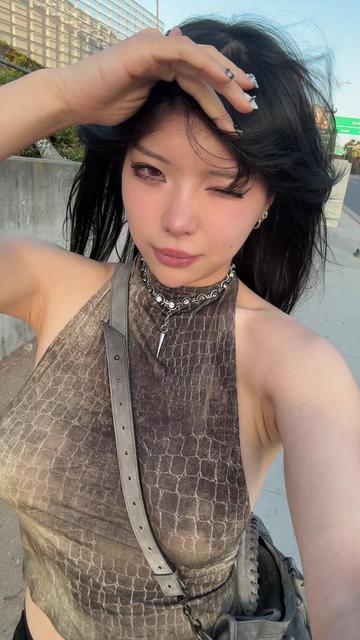 @anika