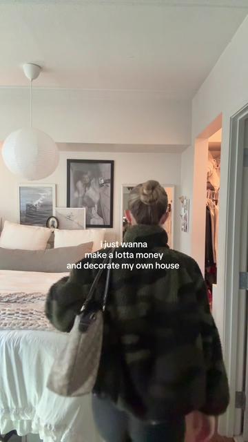 @ellie k