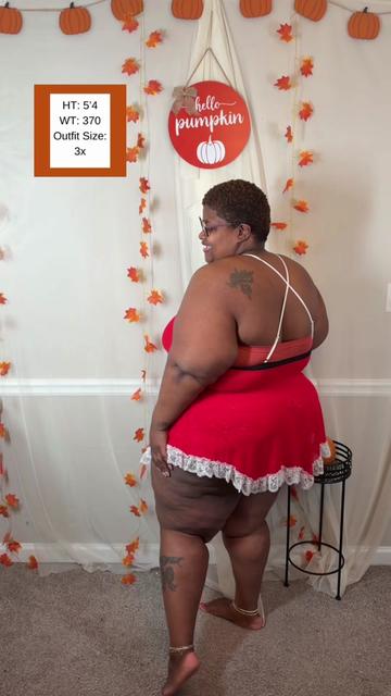@Nikki • Plus Size Fashion