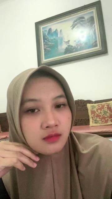 @Indah Khoerun Nisa, S. Pd 🌻 ♡
