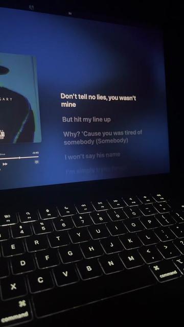 @[🎧]