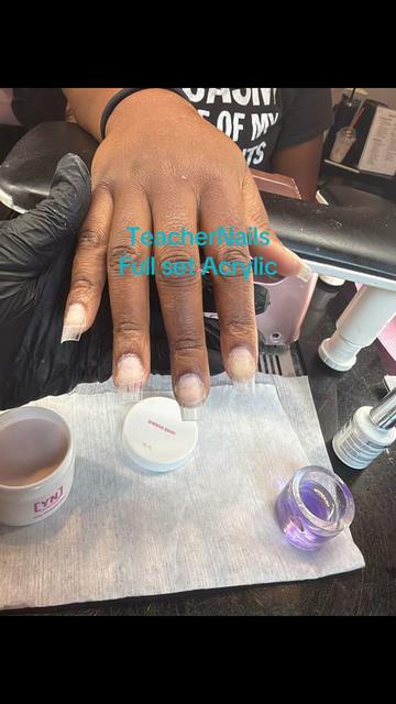 @PrettyPlushNails