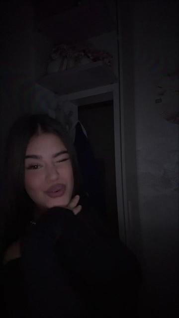 @𝐬𝐨𝐟𝐢𝐚😼