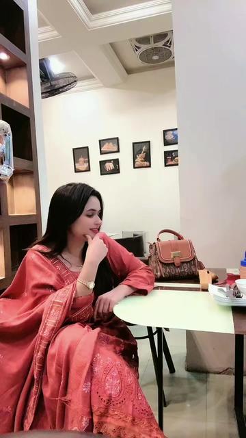 @charming.queen786