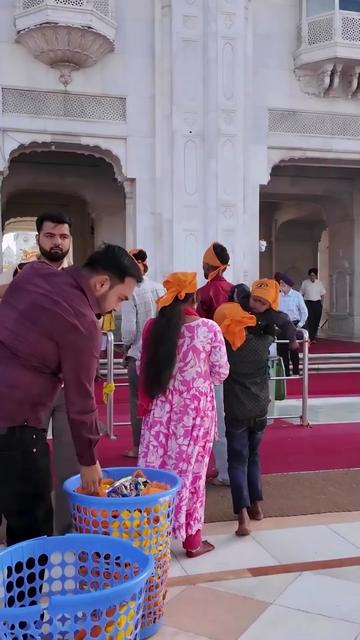 @Yeh Kali Kali ankhe 👀