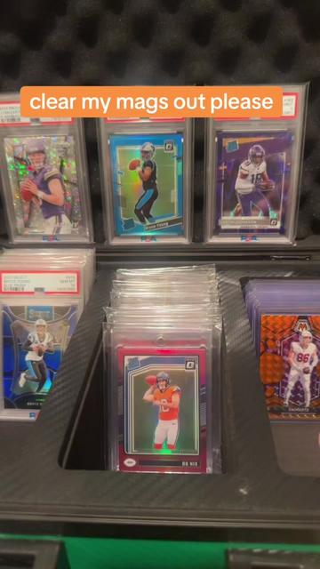@FootballCards14